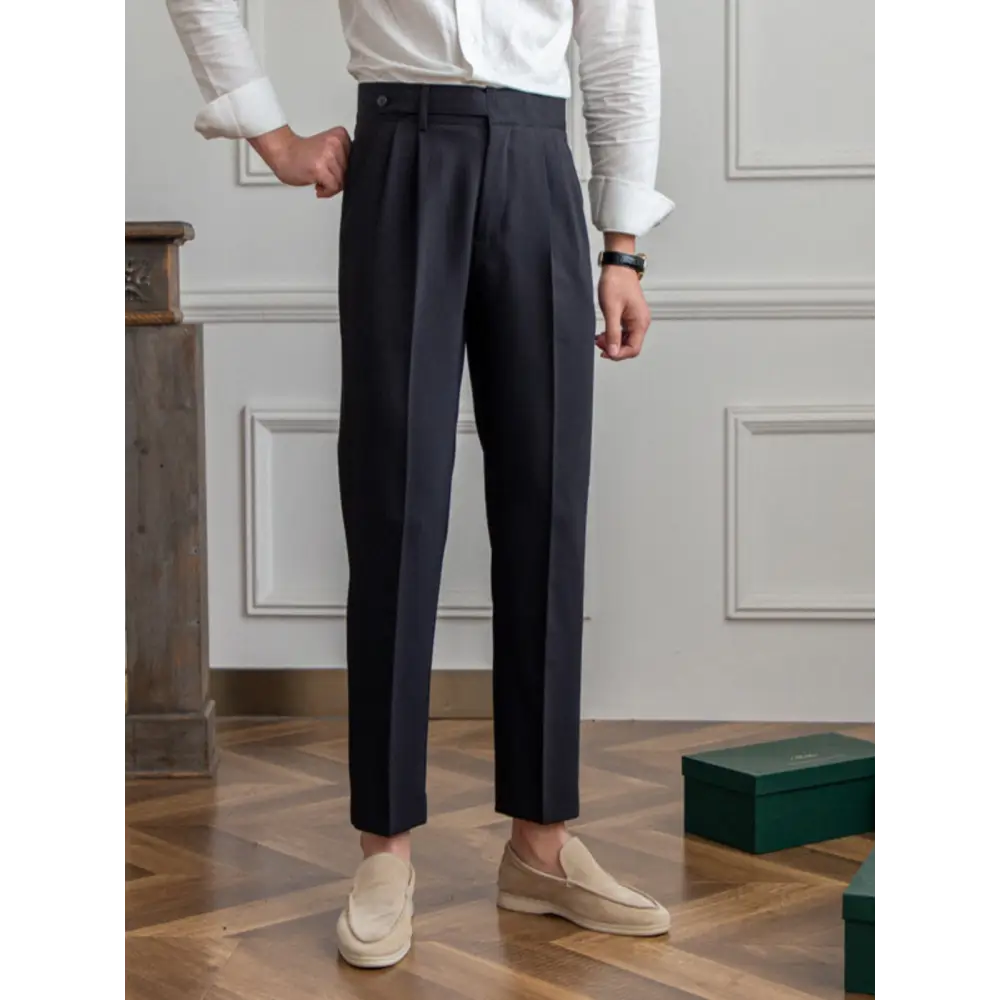Signature Pleated Trousers - Black / 28