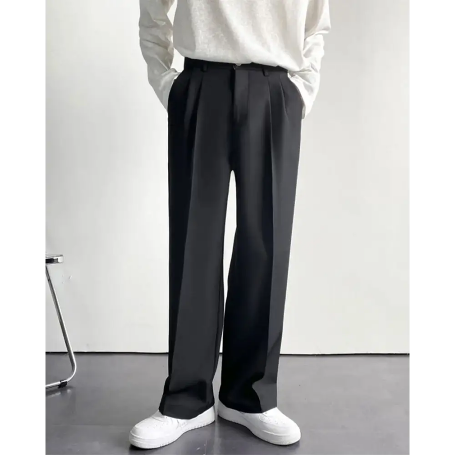 Model wearing Haussmann wide leg pants black tailored fit