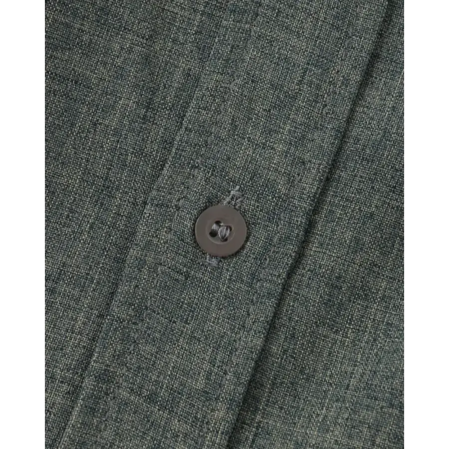 Beaumont shirt front button closure mandarin collar detail