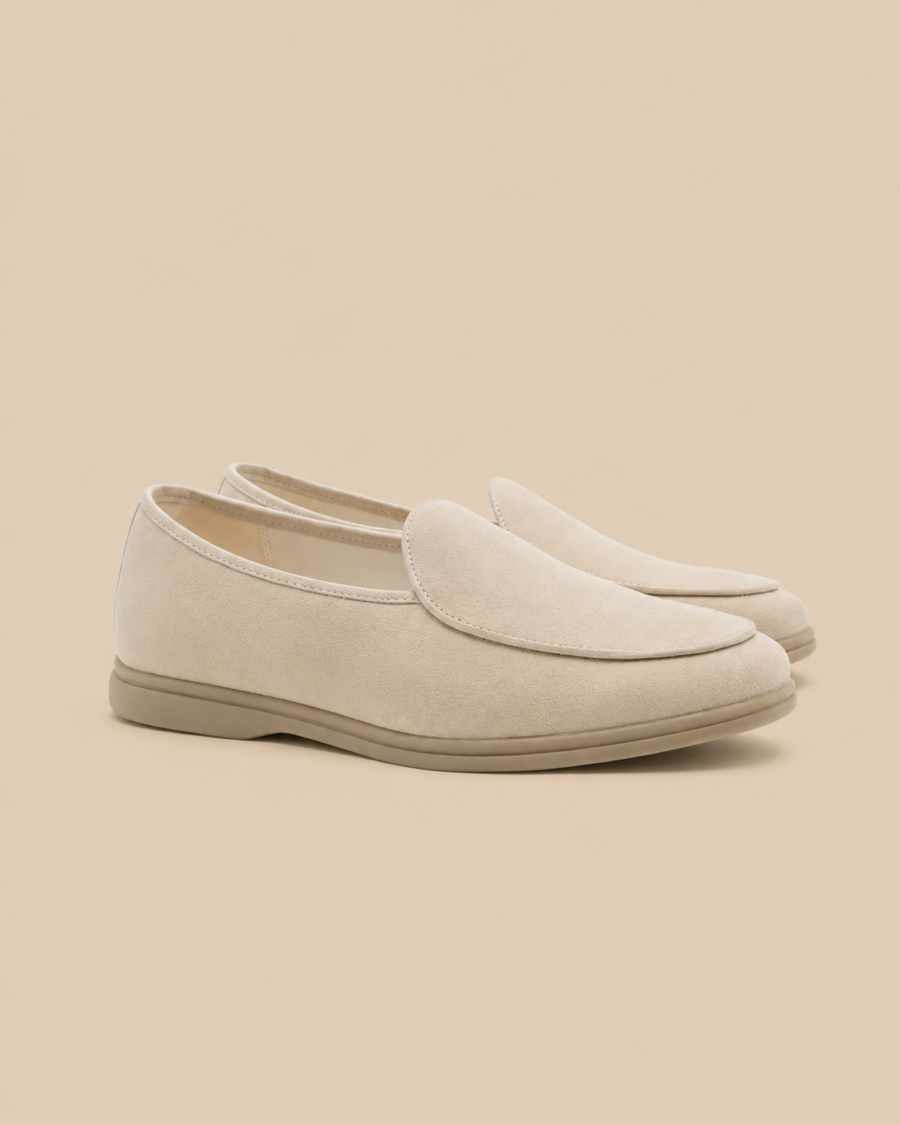 Signature leather loafer in beige, size 38, side profile view