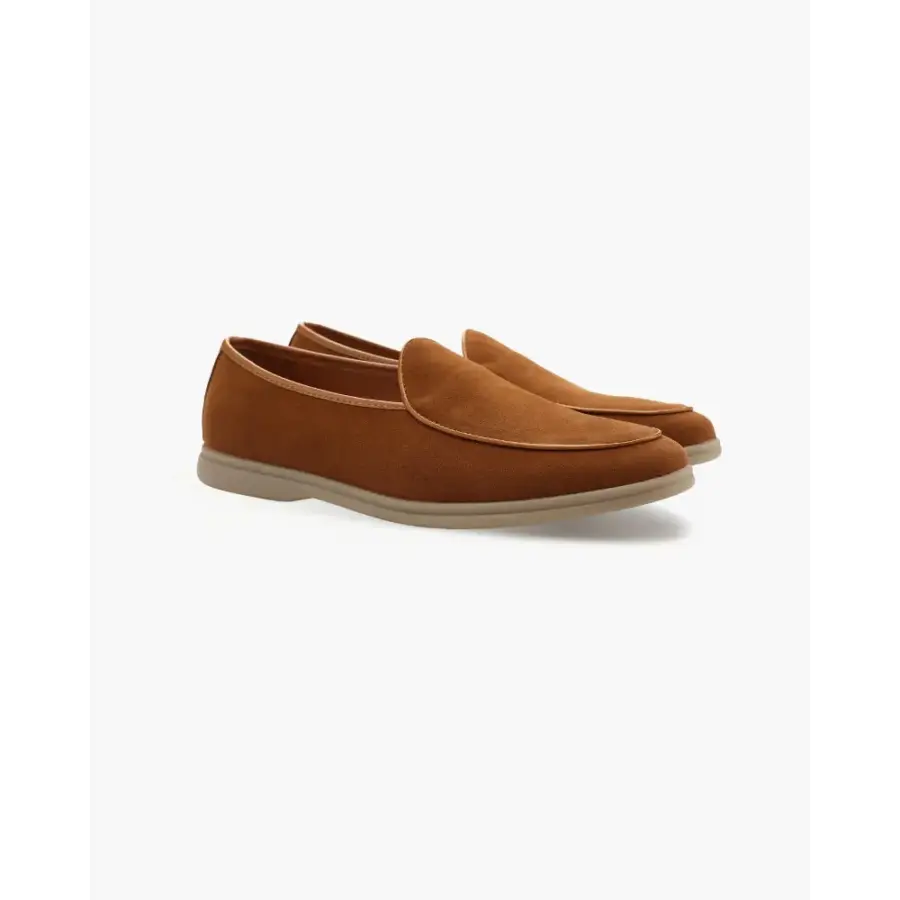 Signature leather loafer in brown, size 38, worn styling