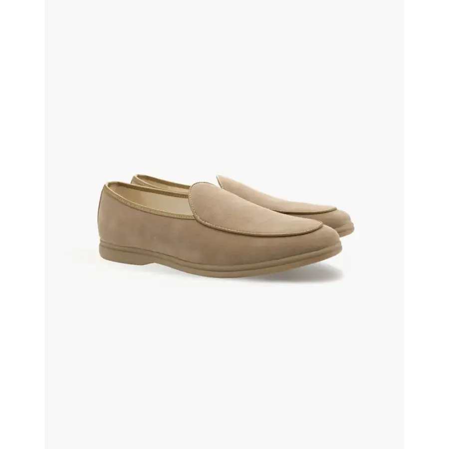 Signature leather loafer in mocha, size 38, lifestyle shot