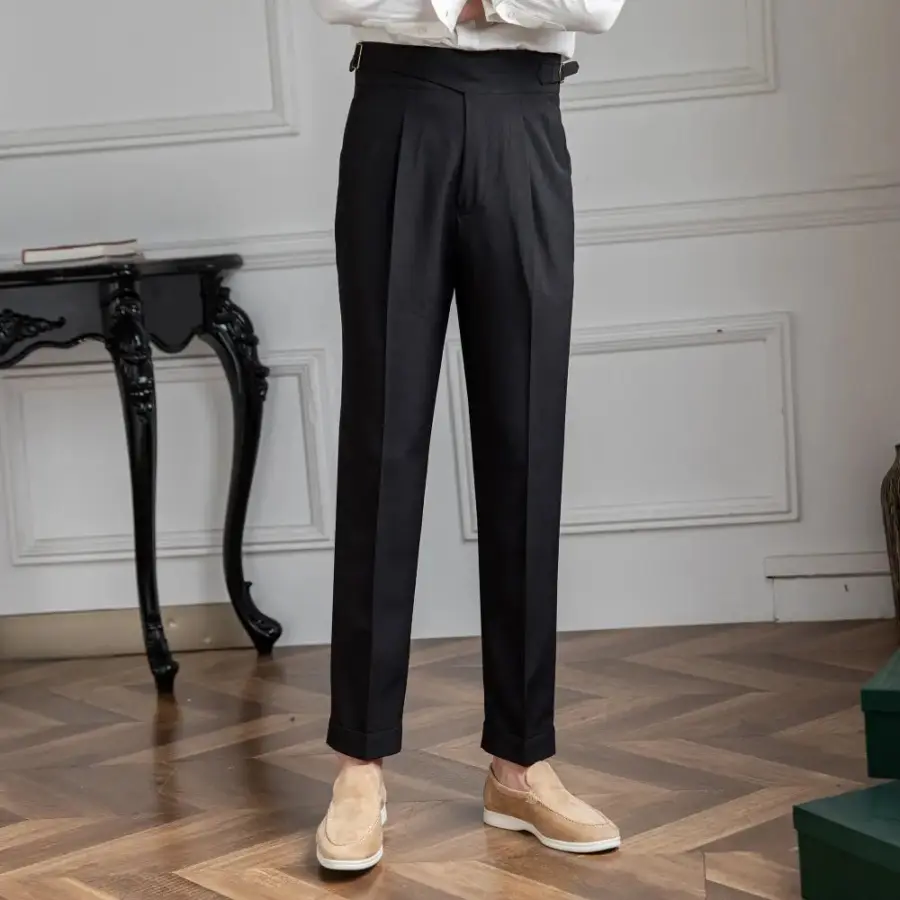 Tailored Pleated Trousers - Black / 28