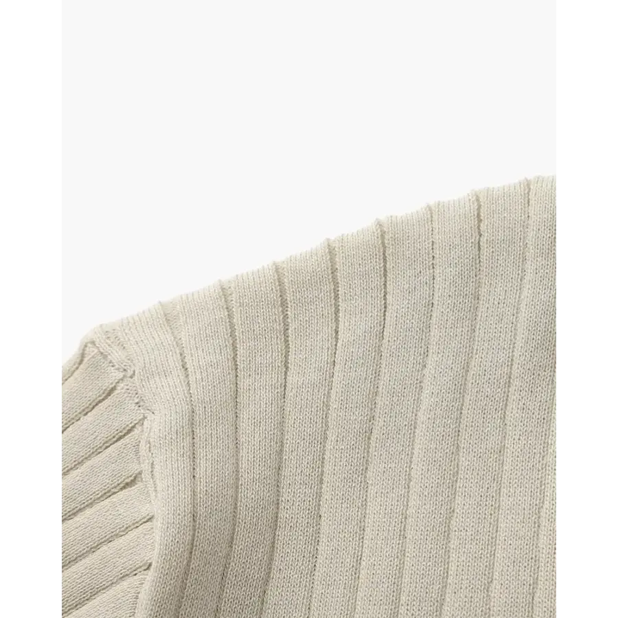 Textured polo collar detail, flat without interfacing, open placket